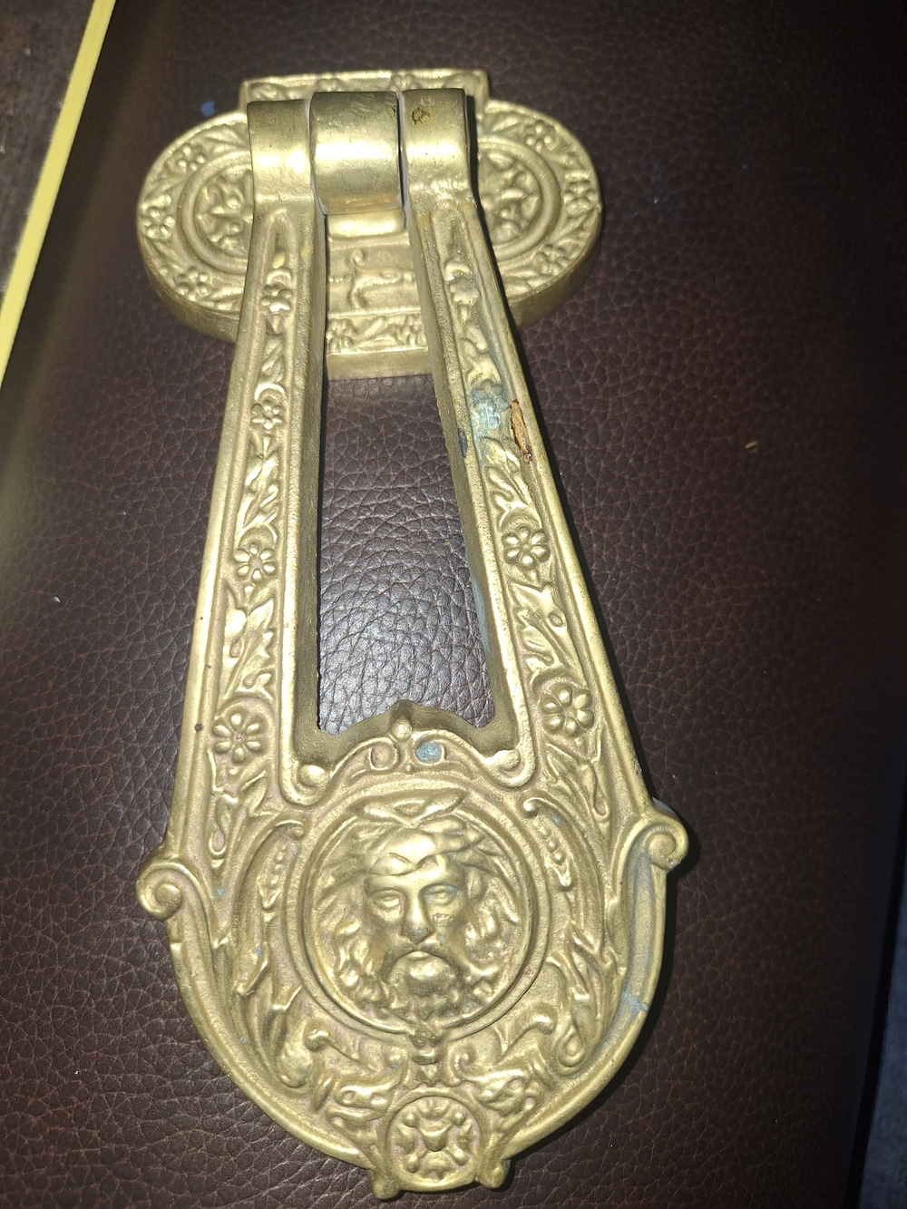 Source Unknown Ornate Gold Brass-Style Door Knocker with Face Motif